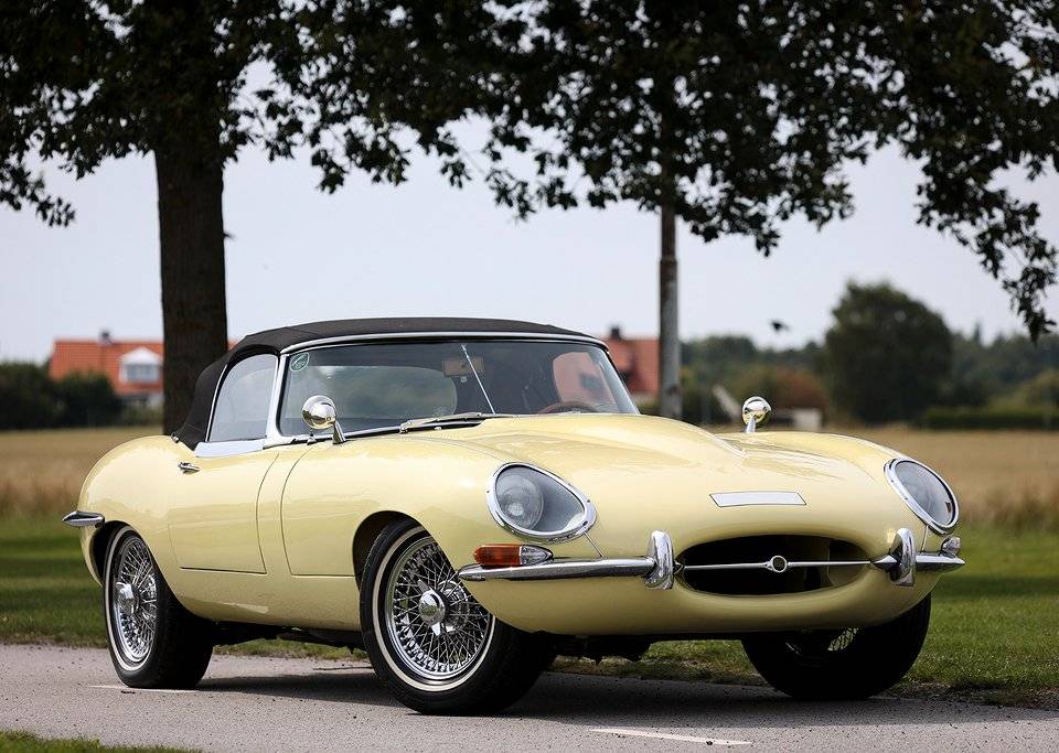 Image 25/35 of Jaguar E-Type (1967)