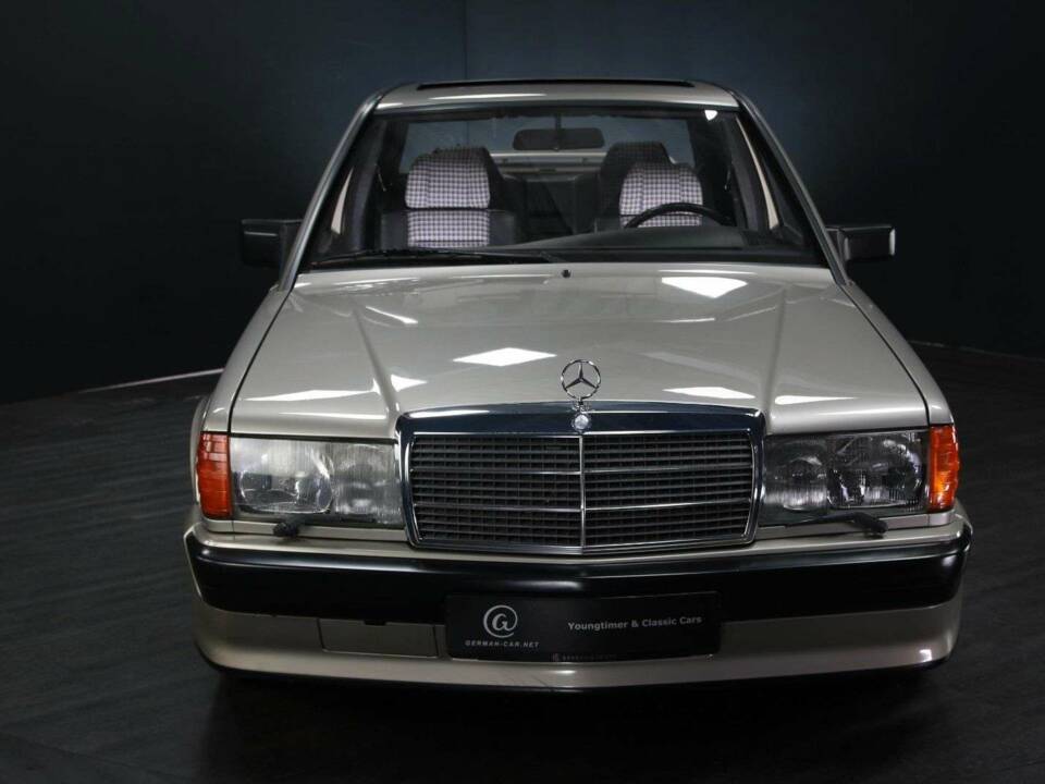 Image 8/30 of Mercedes-Benz 190 E 2.3-16 (1984)