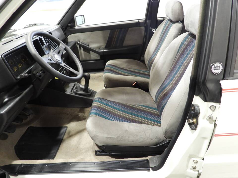 Imagen 5/15 de Lancia Delta HF Turbo (1995)