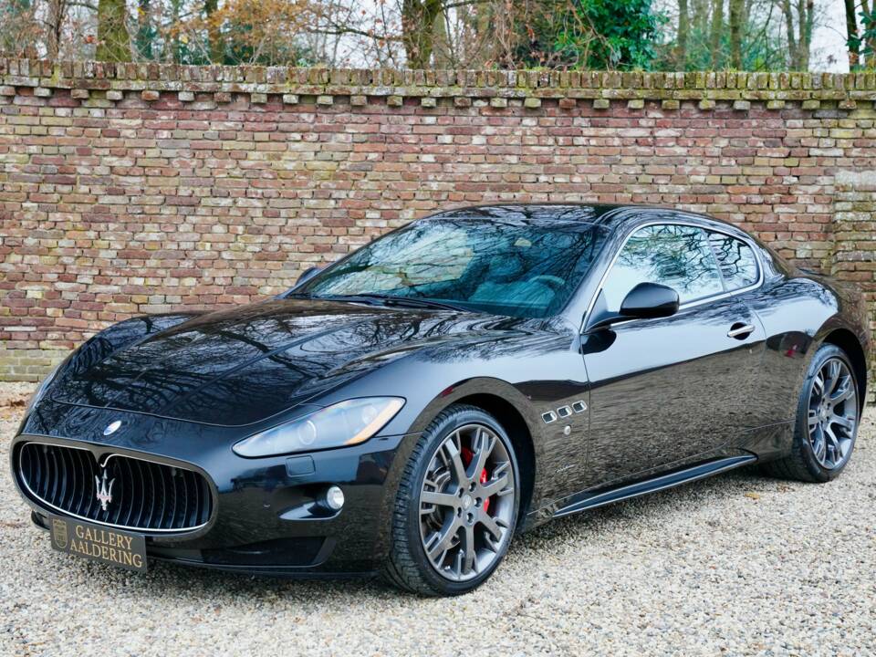 Imagen 23/50 de Maserati GranTurismo S (2010)