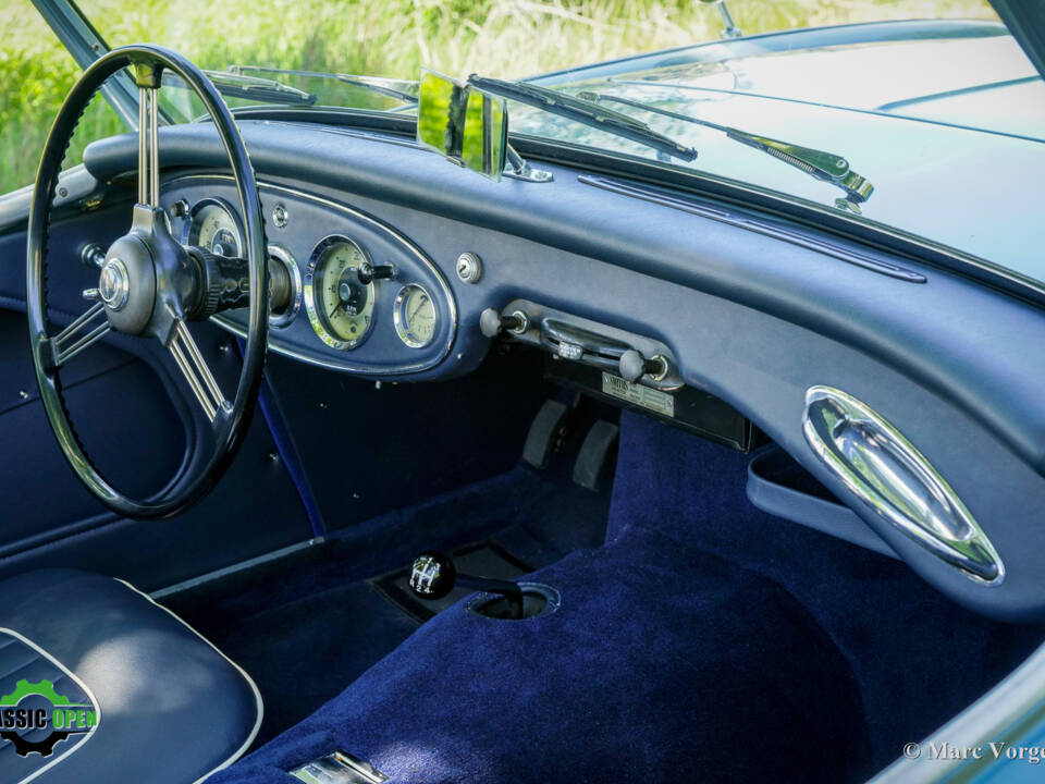 Image 12/51 of Austin-Healey 100&#x2F;6 (BN4) (1958)