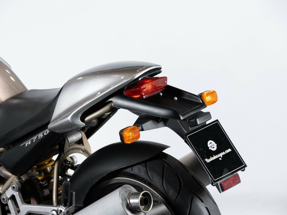 Image 17/50 de Ducati DUMMY (1996)