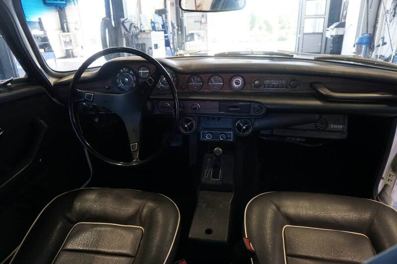 Image 23/33 of Volvo 1800 ES (1972)