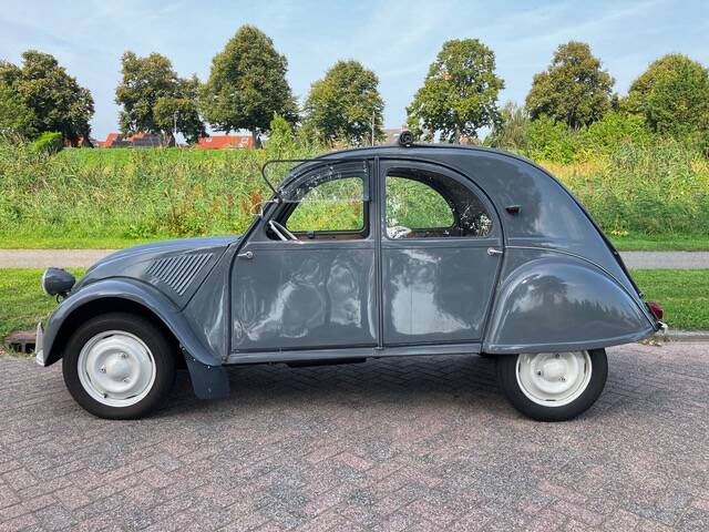 Image 4/4 of Citroën 2 CV (1954)