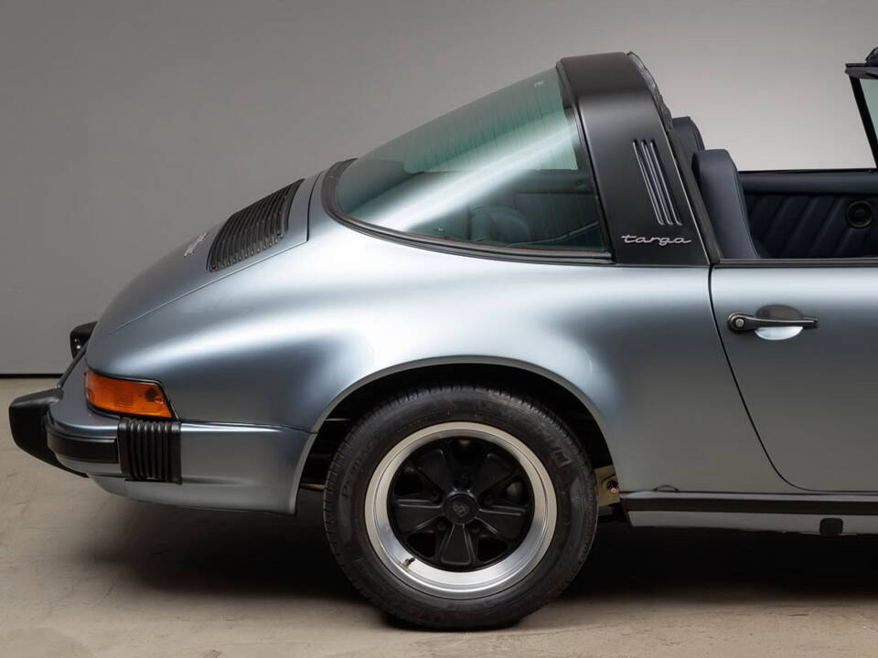 Image 13/41 of Porsche 911 SC 3.0 (1982)