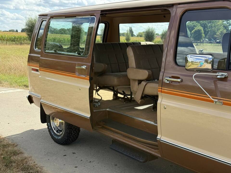 Imagen 10/14 de Ford Econoline E 150 (1986)
