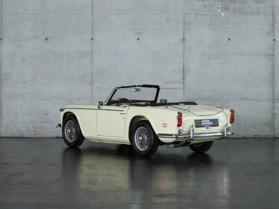 Bild 3/44 von Triumph TR 250 (1968)