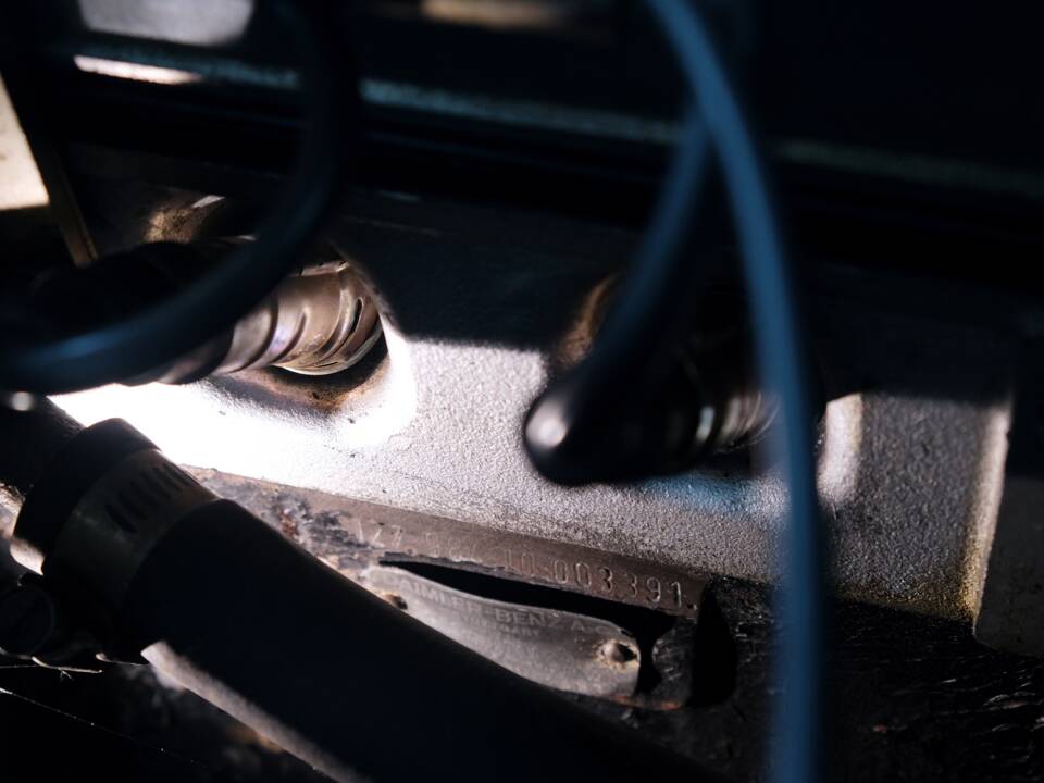 Image 38/49 of Mercedes-Benz 220 SE b (1962)