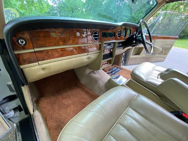 Image 32/50 of Bentley Corniche (1980)