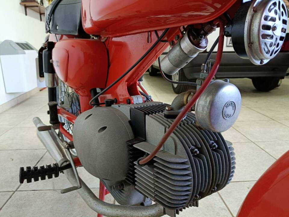 Immagine 8/20 di Motobi Imperiale Sport (1956)
