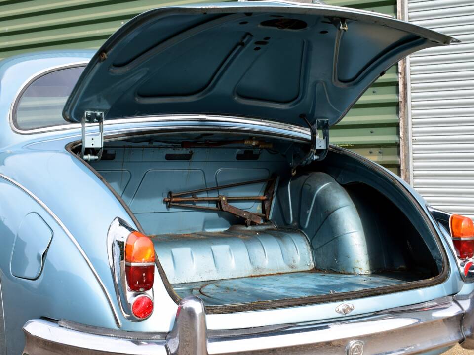 Immagine 17/21 di Jaguar Mk II 3.4 (1966)