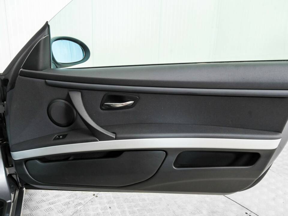 Afbeelding 35/50 van BMW 325i (2007)