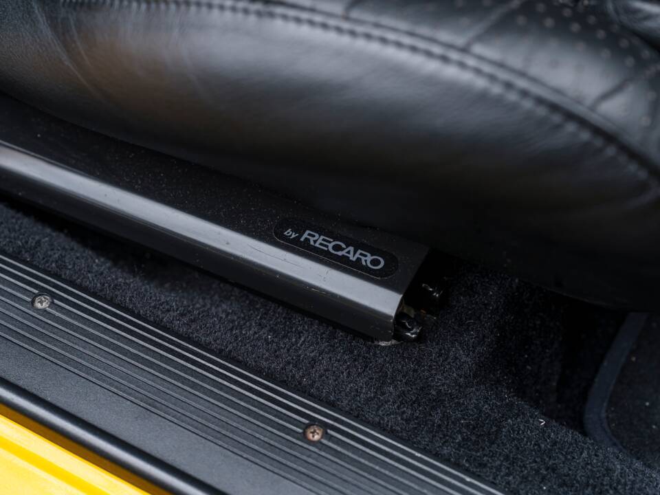 Image 25/27 of Lancia Delta HF Integrale Evoluzione I (1992)