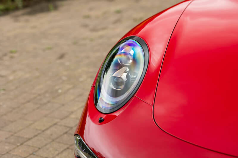 Immagine 25/50 di Porsche 911 Targa 4 GTS (2015)