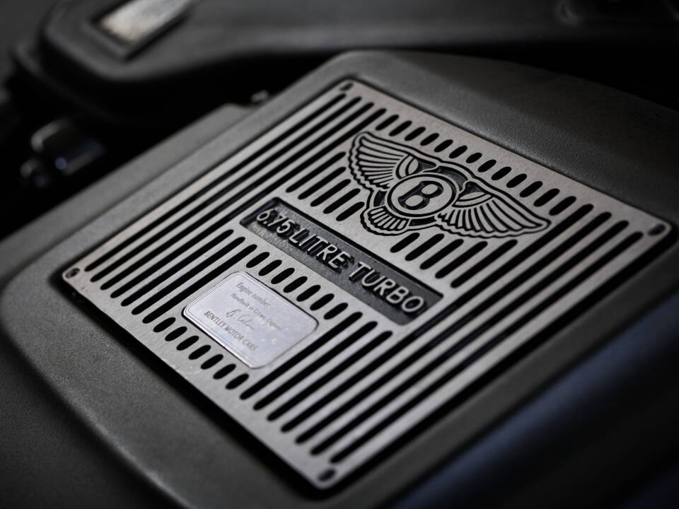 Image 59/77 of Bentley Azure (2001)