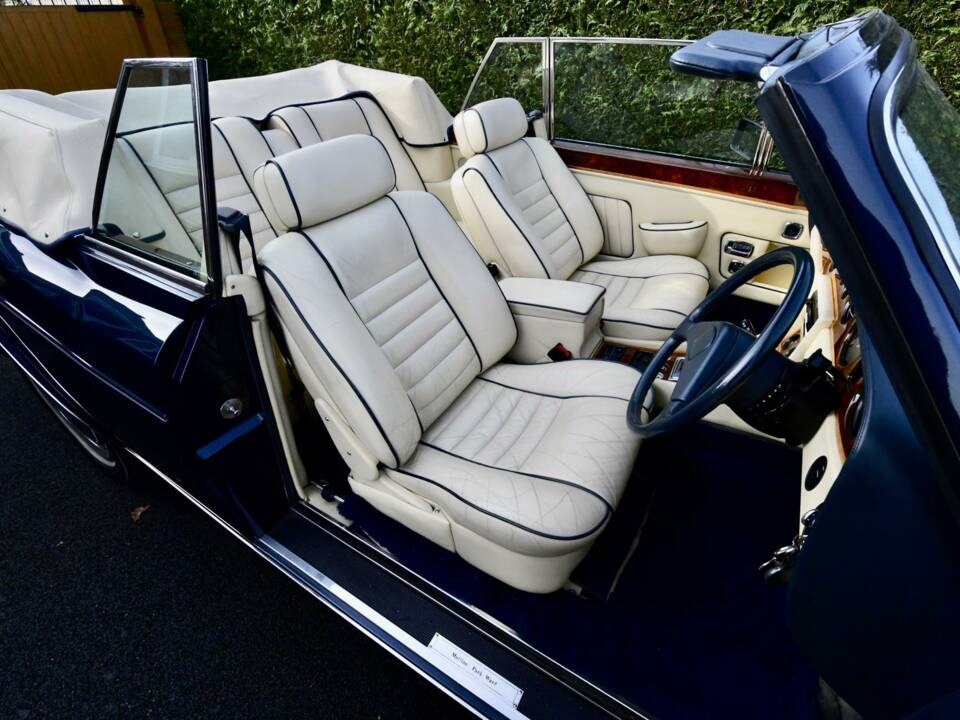 Image 35/50 of Rolls-Royce Corniche III (1990)