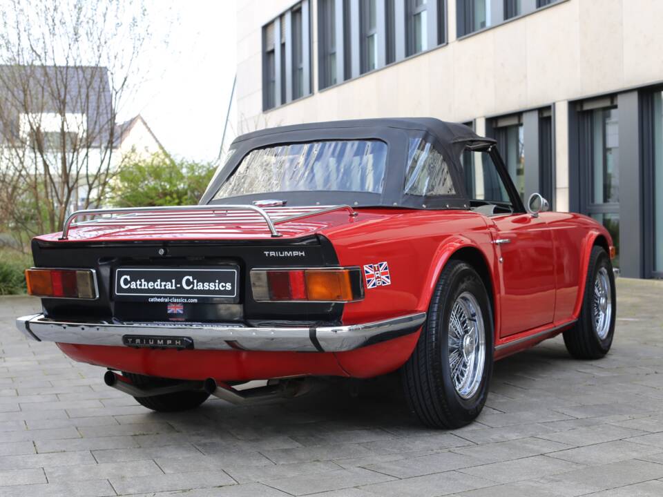 Image 28/49 of Triumph TR 6 (1976)