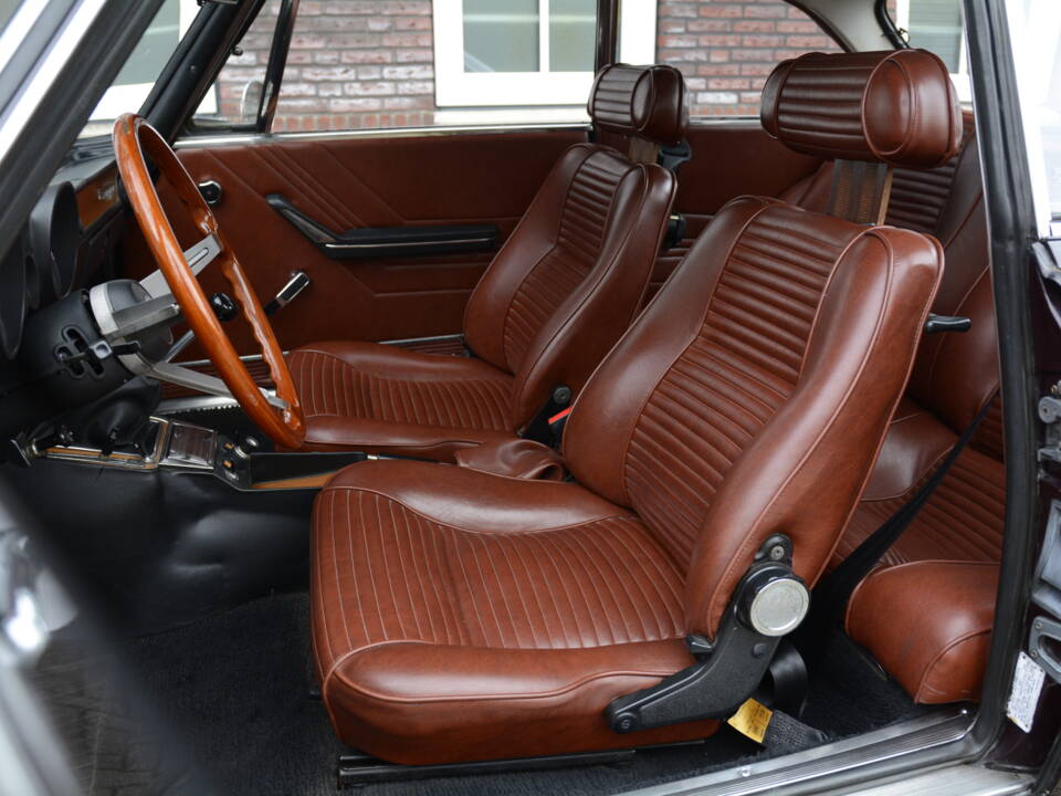 Image 11/22 de Alfa Romeo 2000 GT Veloce (1974)