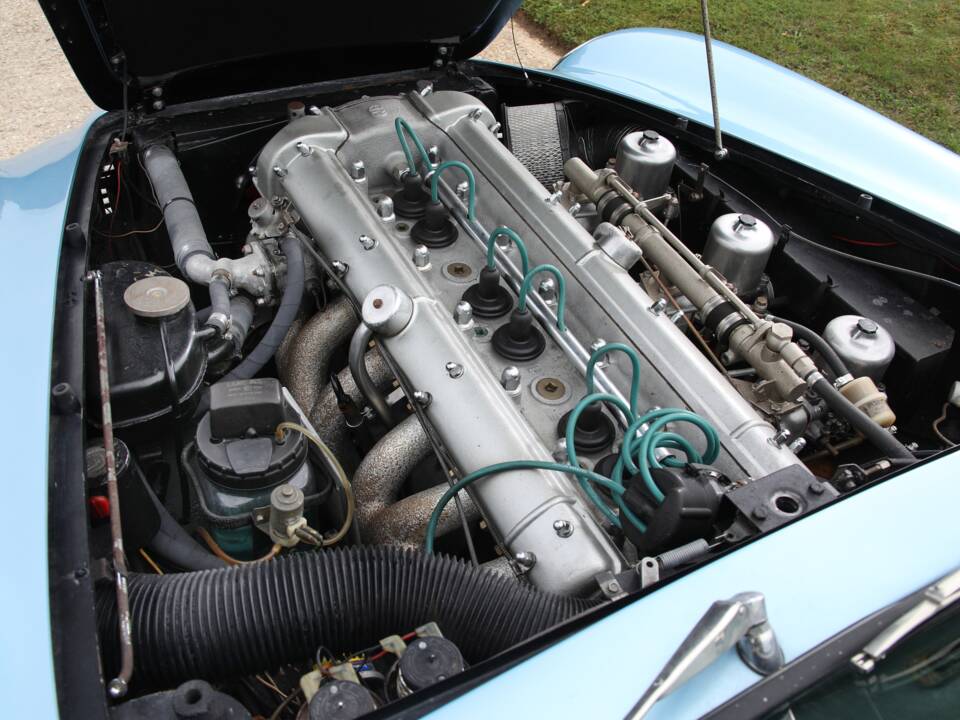 Imagen 21/31 de Aston Martin DB 6 (1968)