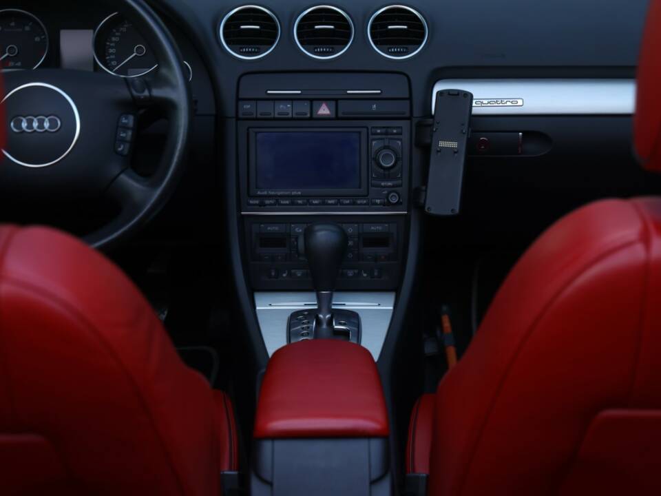 Image 8/50 de Audi S4 (2004)