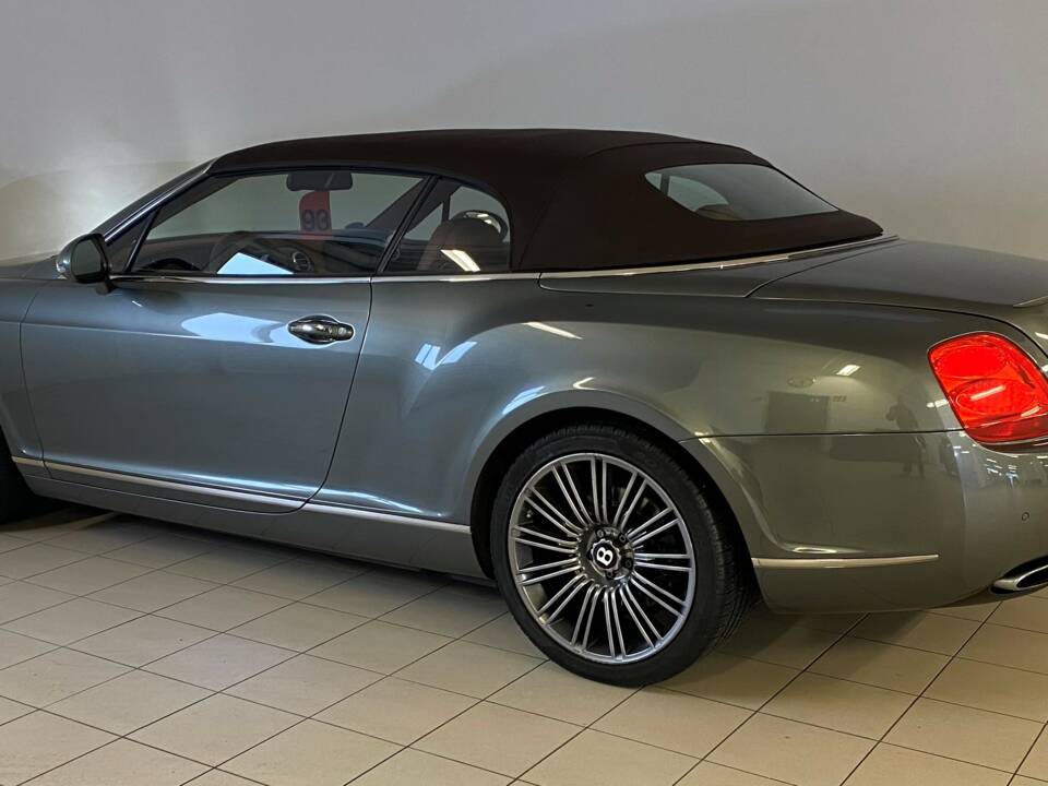Afbeelding 2/6 van Bentley Continental GTC (2010)