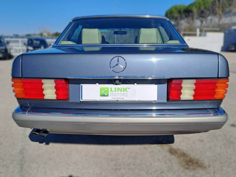 Image 4/50 of Mercedes-Benz 300 SE (1990)