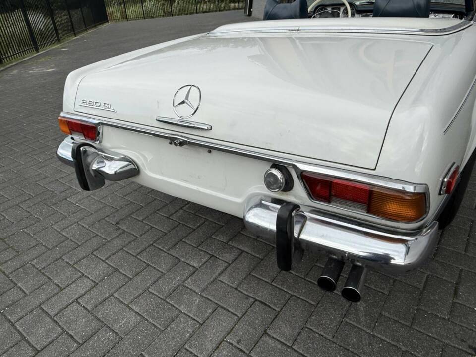 Image 26/50 of Mercedes-Benz 280 SL (1971)