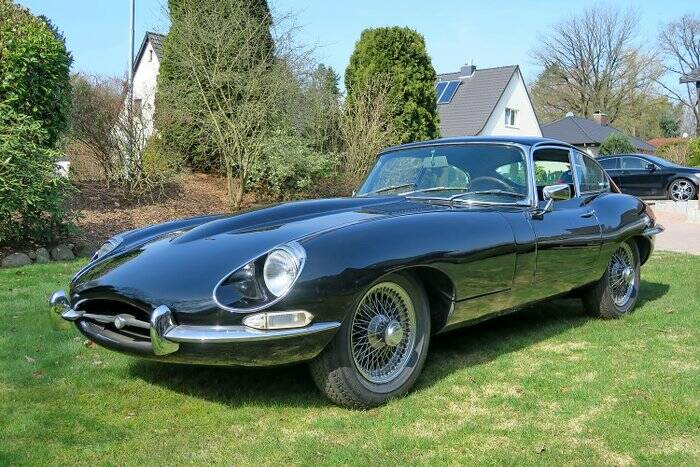 Image 7/7 de Jaguar E-Type (1968)