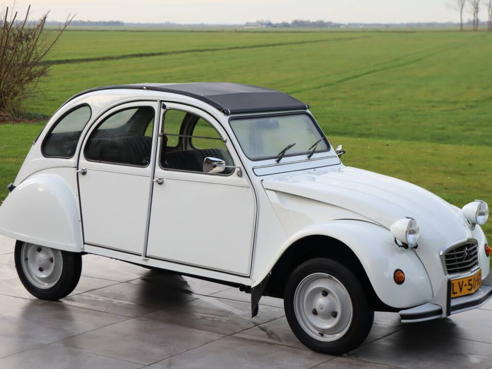 Image 10/50 of Citroën 2 CV 6 (1985)