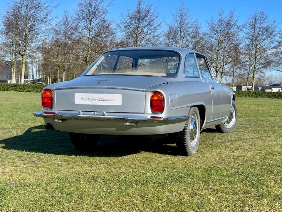 Image 33/42 of Alfa Romeo 2600 Sprint (1965)