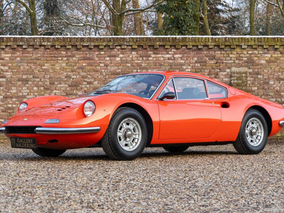 Image 15/50 de Ferrari Dino 246 GT (1970)