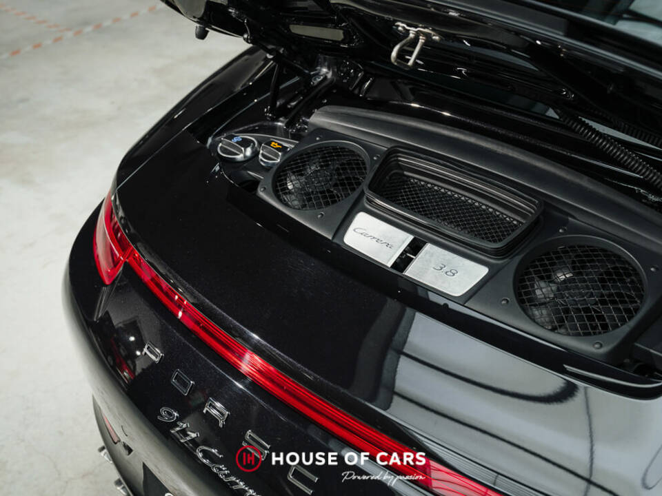 Image 13/25 of Porsche 911 Carrera 4S (2014)