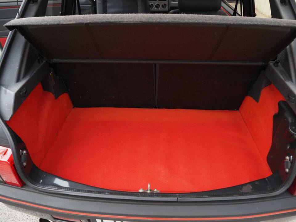 Afbeelding 27/50 van Peugeot 205 GTi 1.9 (1988)