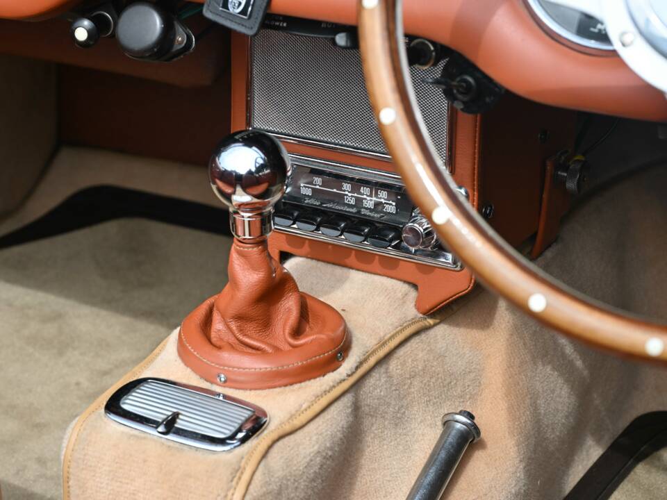 Imagen 47/50 de Daimler SP 250 (1960)