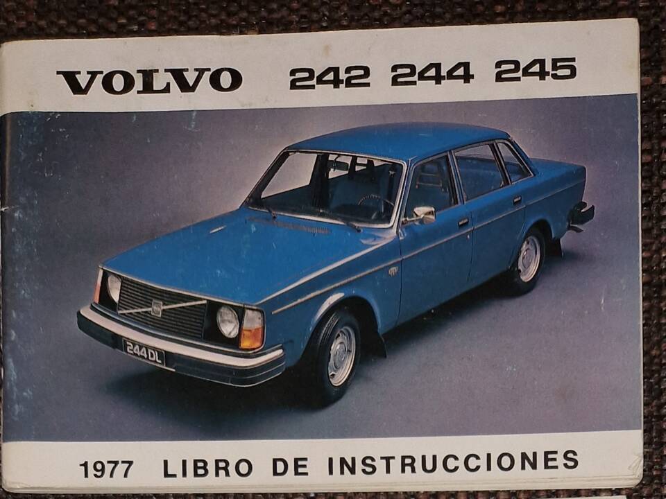 Image 11/14 of Volvo 245 (1977)