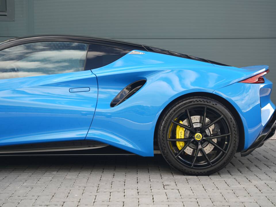 Image 10/50 of Lotus Emira "First Edition" (2022)