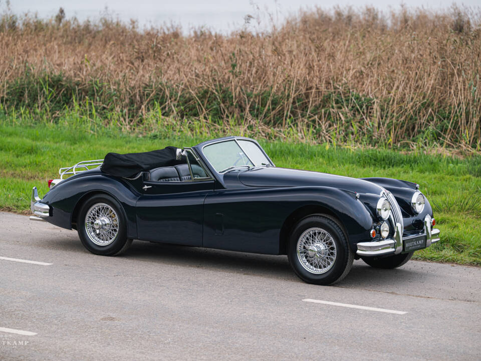 Afbeelding 3/19 van Jaguar XK 140 DHC (1956)