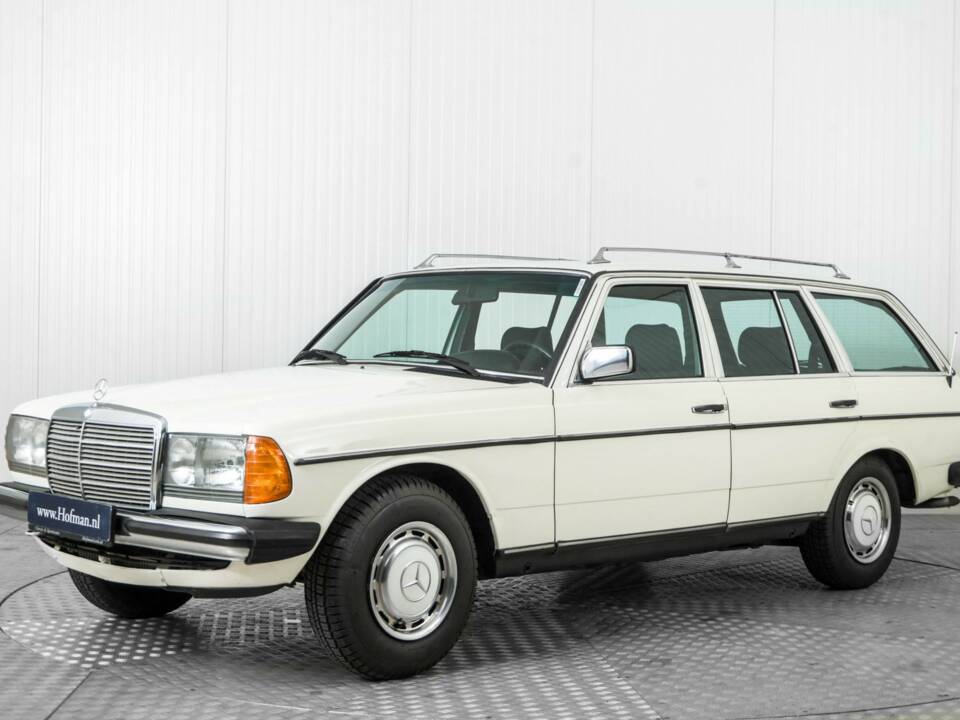 Bild 1/50 von Mercedes-Benz 230 TE (1984)