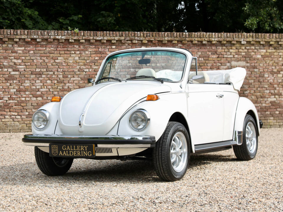 Image 44/50 of Volkswagen Käfer 1303 &quot;Champagne Edition&quot; (1977)