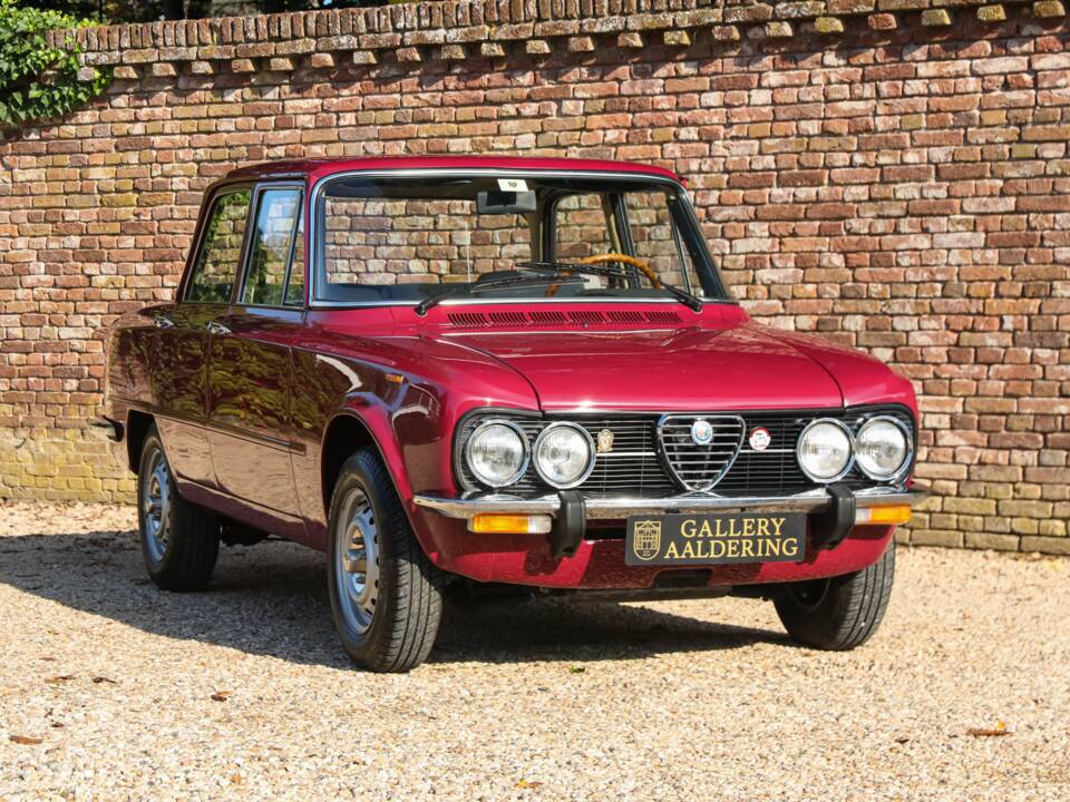 Image 27/50 of Alfa Romeo Giulia Nuova Super 1300 (1975)