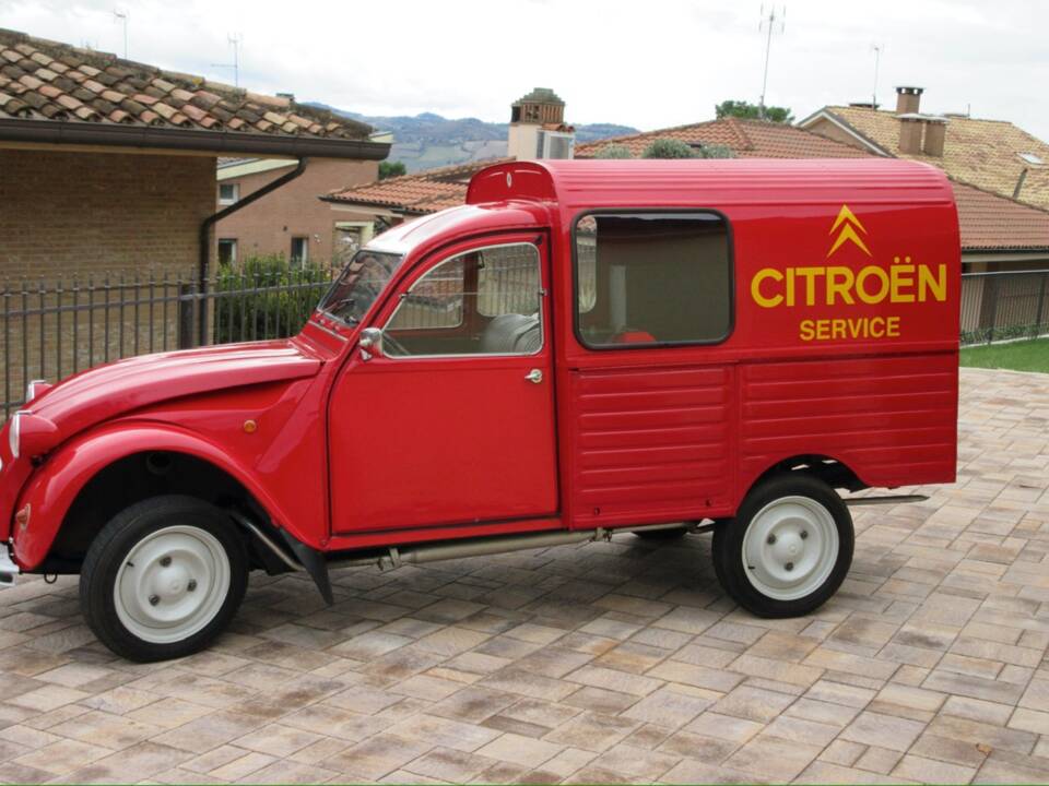 Bild 3/42 von Citroën AK 350 (1978)