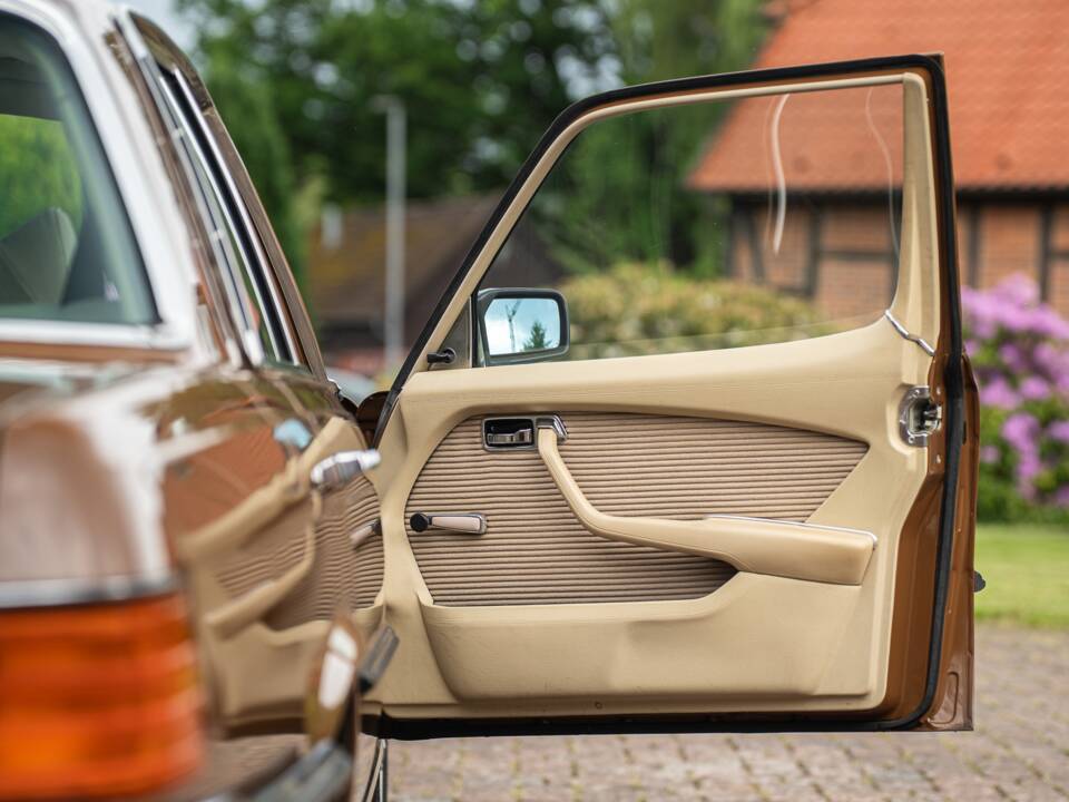 Image 37/81 of Mercedes-Benz 280 SE (1979)