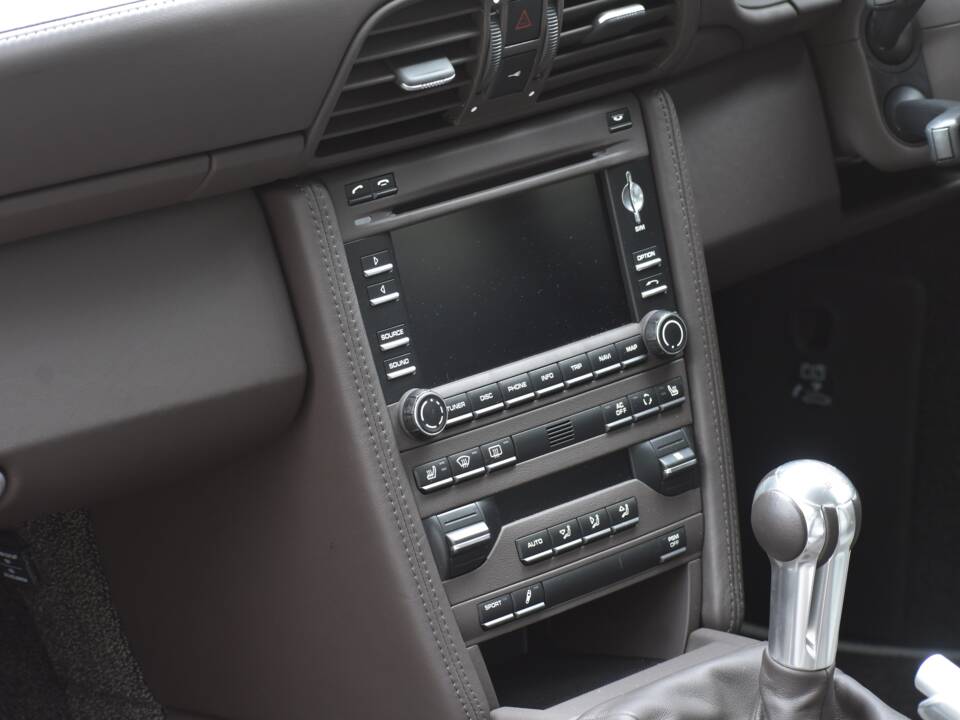 Image 44/50 of Porsche 911 Sport Classic (2010)