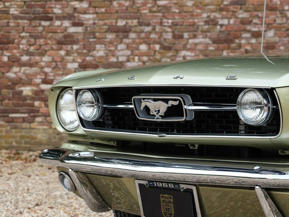 Image 24/50 of Ford Mustang GT (1966)