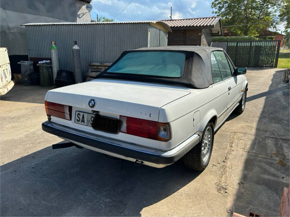Image 5/14 of BMW 320i (1987)