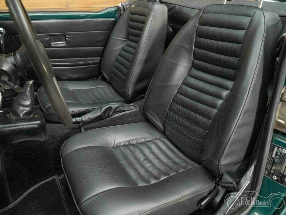 Image 17/19 of Triumph TR 6 (1974)