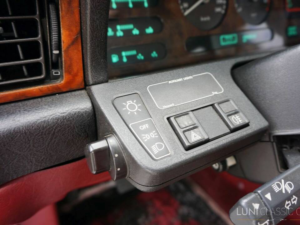Image 37/61 de Jaguar Sovereign 3.6 (1987)