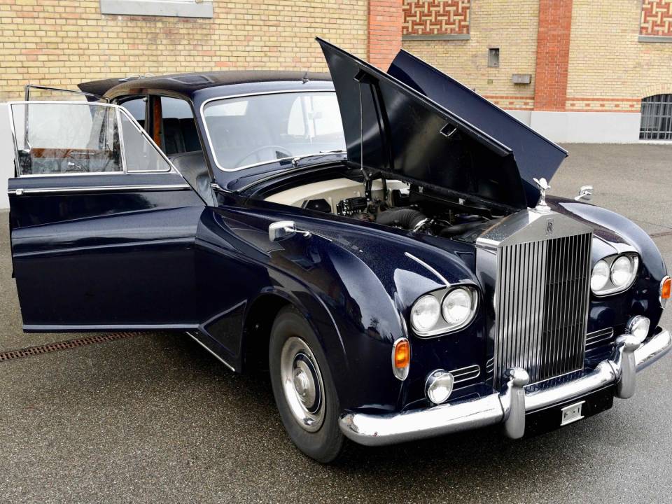 Image 21/50 of Rolls-Royce Phantom V (1962)