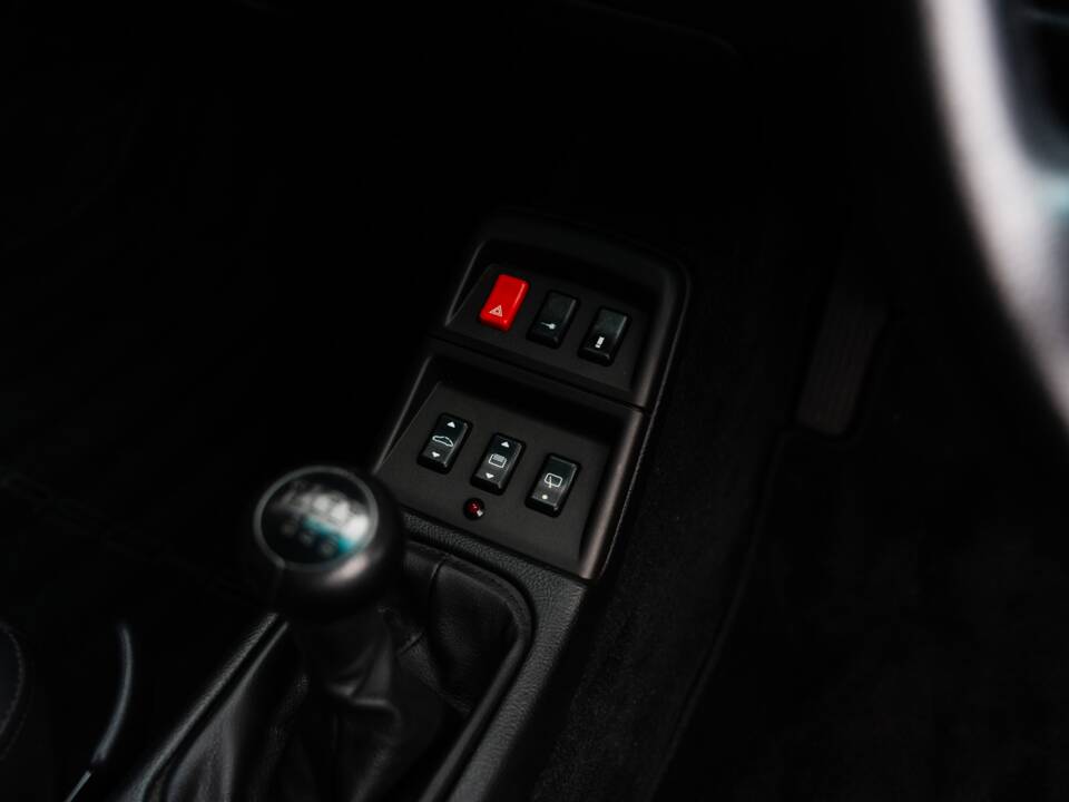 Image 33/60 of Porsche 911 Targa (1996)