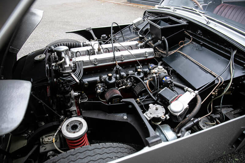 Image 2/50 of Aston Martin DB 2&#x2F;4 Mk III (1958)